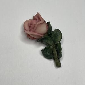 pin brooch rose in pink and green very delicate and small